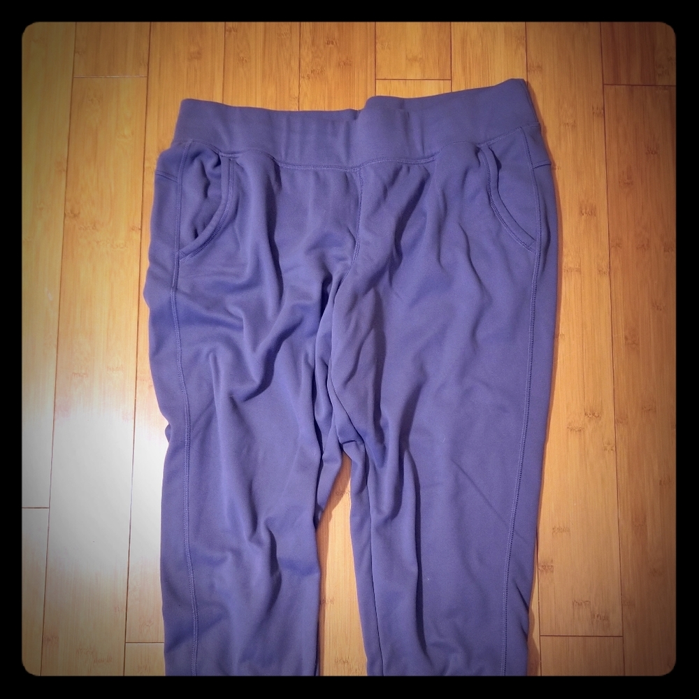 Gray joggers/ sweatpants